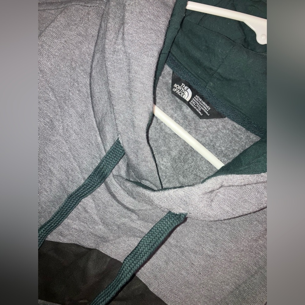 Excellent Condition The North Face Pullover Hoodie - image 2